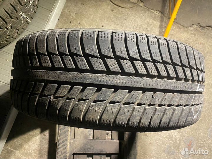 Syron Everest 1 205/50 R17 93V