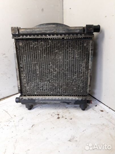 Радиатор системы охлаждения Mercedes-Benz 190