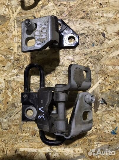 Петля двери, крышки багажника Golf 6