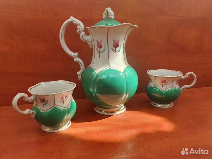 Антиквариат графин и чашки