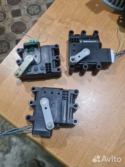 Моторчик заслонки печки Mazda CX-7 ER