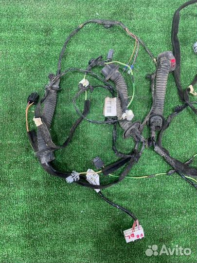 Проводка двери Renault Logan седан 1.6 K7MC697 (84