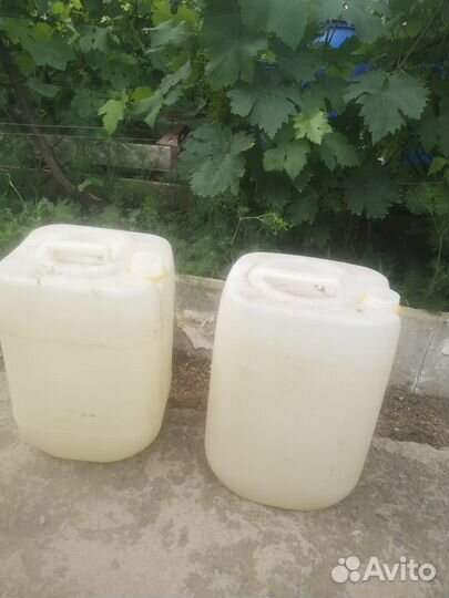 Канистры пластиковые бу 20 литров