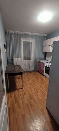 1-к. квартира, 38 м², 1/10 эт.