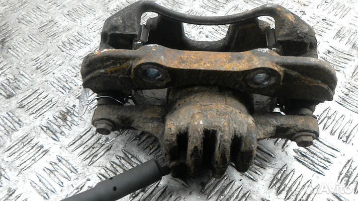 Суппорт передний правый Peugeot 3008 2010 4401N9