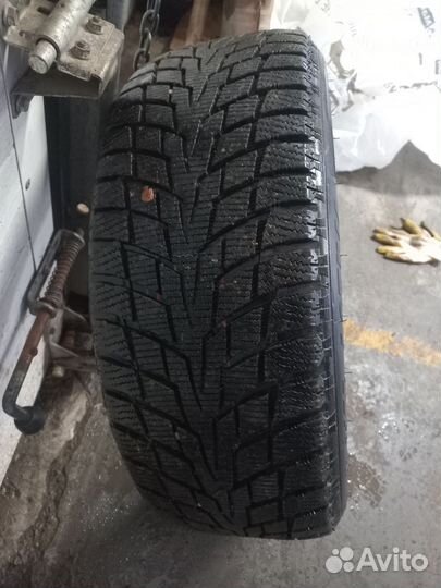 Nankang Ice Activa 2 215/50 R17