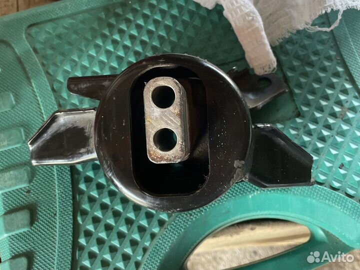 Опора двигателя правая