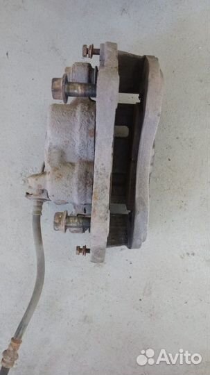 Суппорт передний Митсубиси Паджеро к9 / Л200