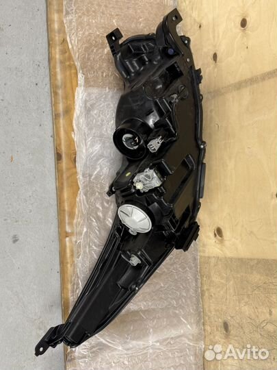 Фара левая Toyota Highlander GSU50, GSU55L