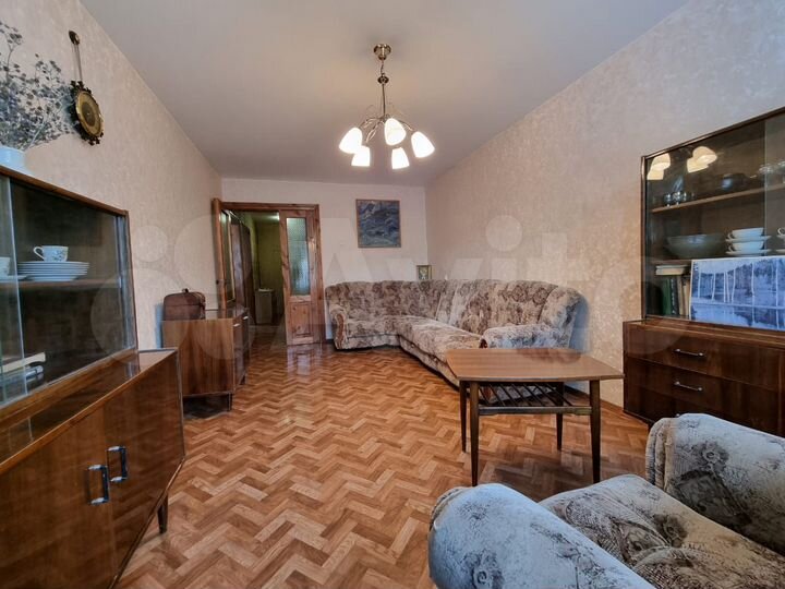 2-к. квартира, 55 м², 3/6 эт.