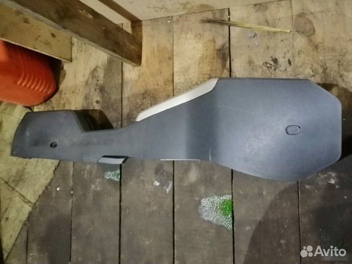 Консоль между сидений Opel Astra H