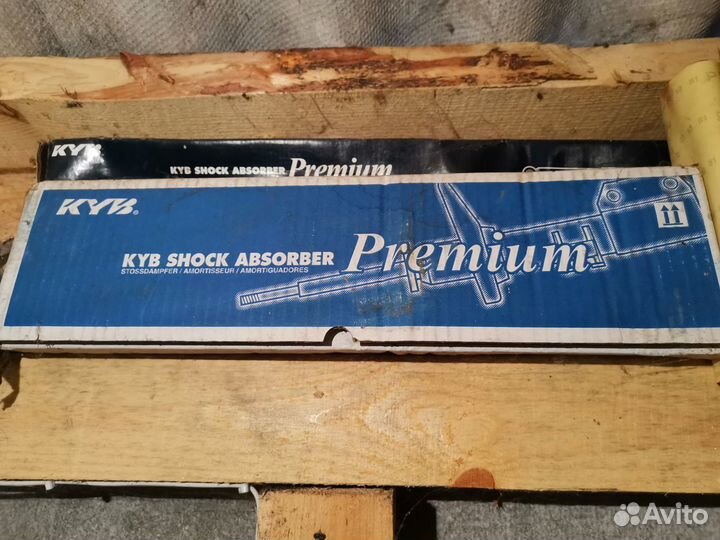 Новые: KYB premium амортизаторы (4 шт.), опорные s