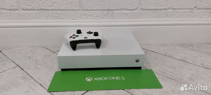 Xbox one s 1tb с играми