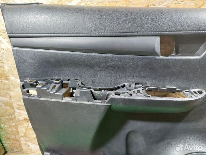 Обшивка двери задняя L G8 toyota Hilux (2015- 2020