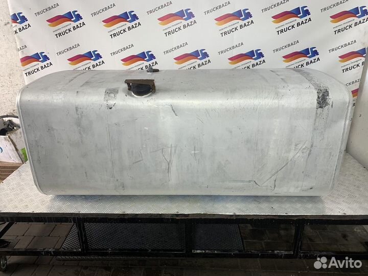 1423691 Бак топливный 700 L