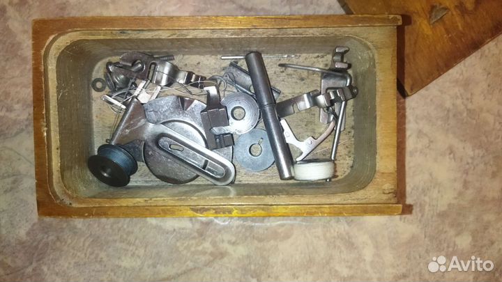 Челнок и иглы