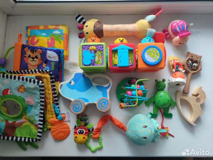 Развивающие игрушки пакетом