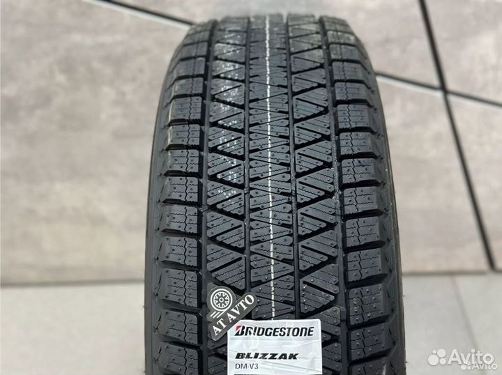 Bridgestone Blizzak DM-V3 265/45 R21 104T