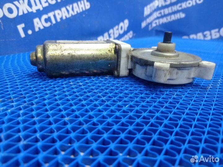 Моторчик стеклоподъемника Ford Focus 1 седан 2002