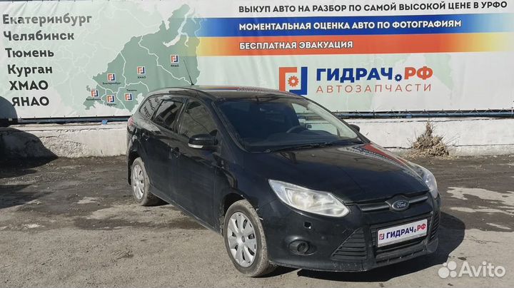 Стекло кузовное глухое правое Ford Focus 3 1787053