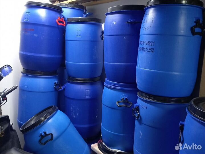 Продам бочку пластиковую