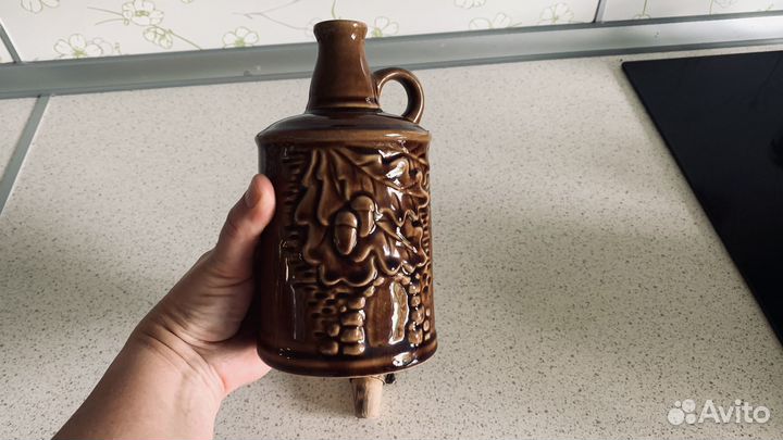 Глиняный кувшин из Псковопечерского монастыря