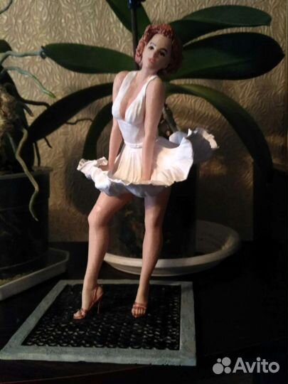 Мерлин Монро - фигурка