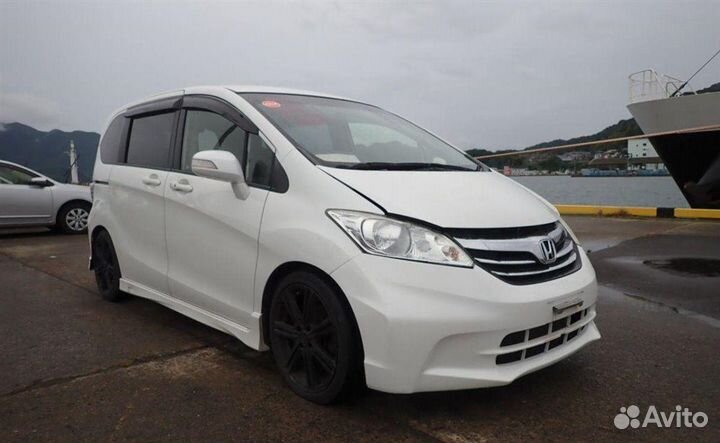 Накладки на стойки кузова Honda Freed GB3 L13B