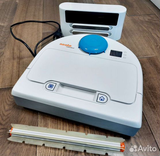 Робот пылесос Neato