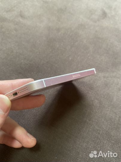 Телефон iPhone se