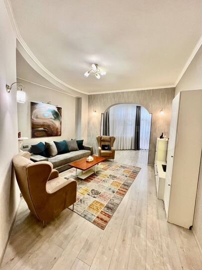 3-к. квартира, 100 м², 3/8 эт.