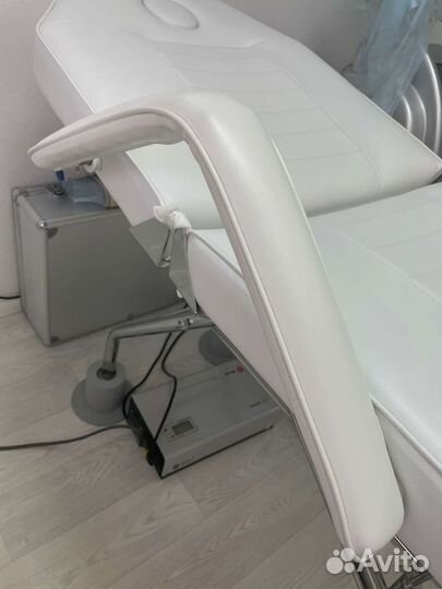Кушетка косметологическая с подставками