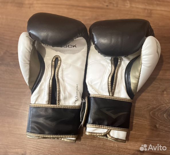 Боксерские перчатки everlast 14 oz