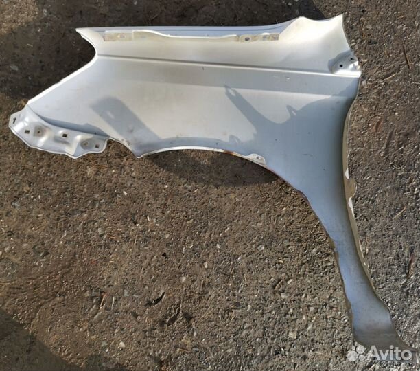 Крыло переднее правое Toyota Platz