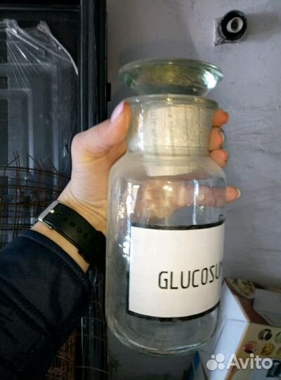 Баночки и пробирки разных размеров