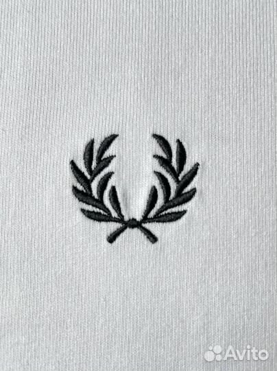 Футболка Fred perry с лампасами