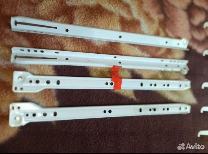 Кронштейн для полок