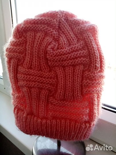 Шапка трикотажная женская новая и еще несколько