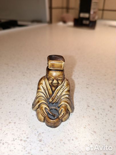 Статуэтка целителя