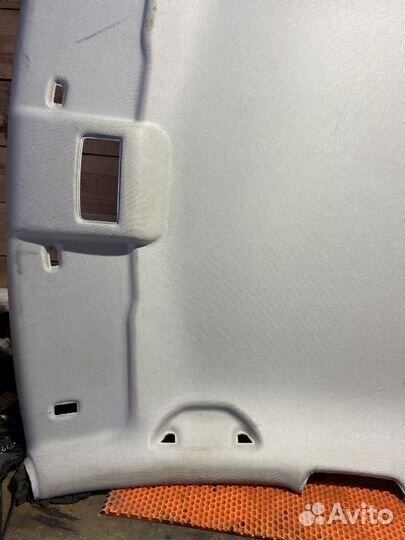 Обшивка потолка Volkswagen Polo