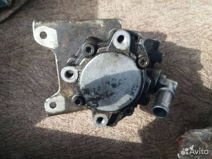 Насос гидроуслителя на BMW e39 оригинал