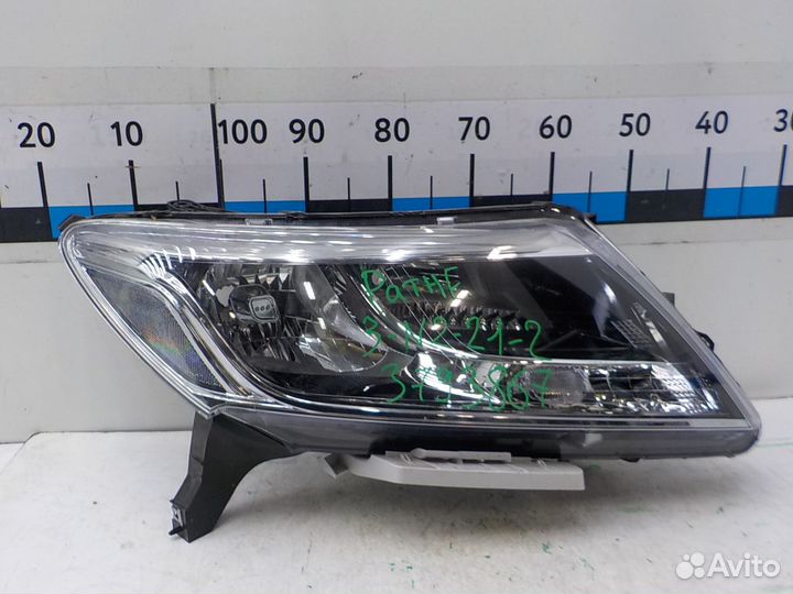 Фара правая Nissan Pathfinder 2014