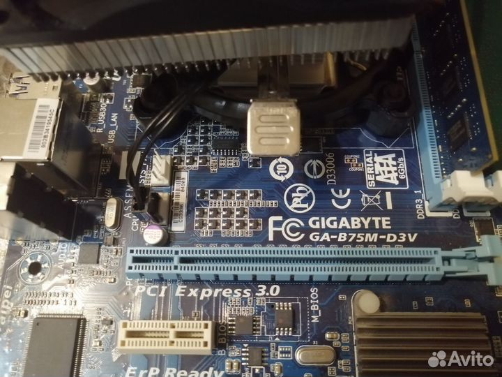 Материнская плата с процессором и памятью