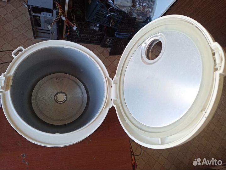 Мультиварки Mystery Redmond рабочие без чаш