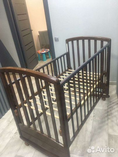 Детская кроватка