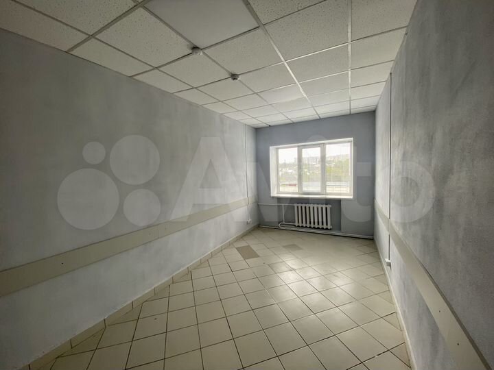 Офисные помещения: 18 м², 22 м² (с водой)