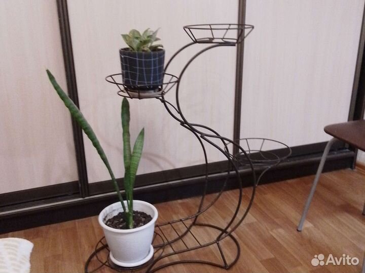 Подставка Чудесная напольная для 4-х растений