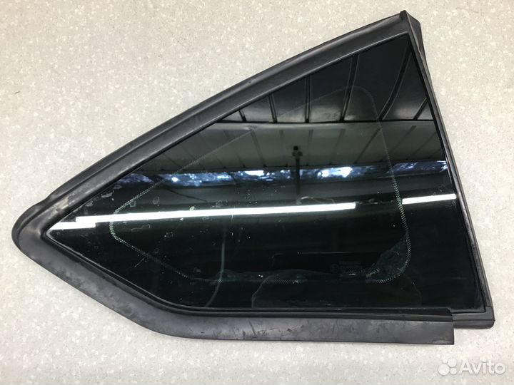 Стекло кузовное глухое правое Citroen C4 2005-2011