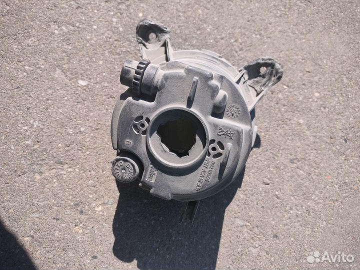 Фара противотуманная правая Toyota Corolla e12