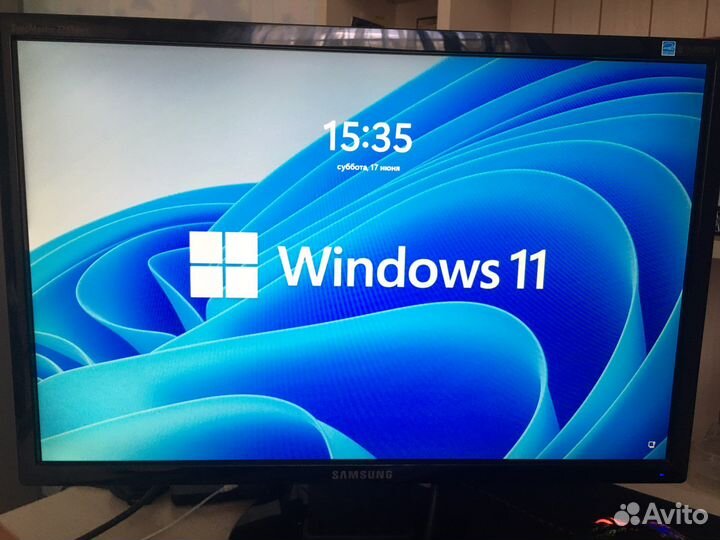 Монитор Samsung